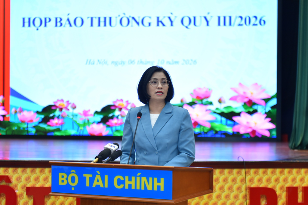 私营企业和集体经济企业发展局副局长郑氏香