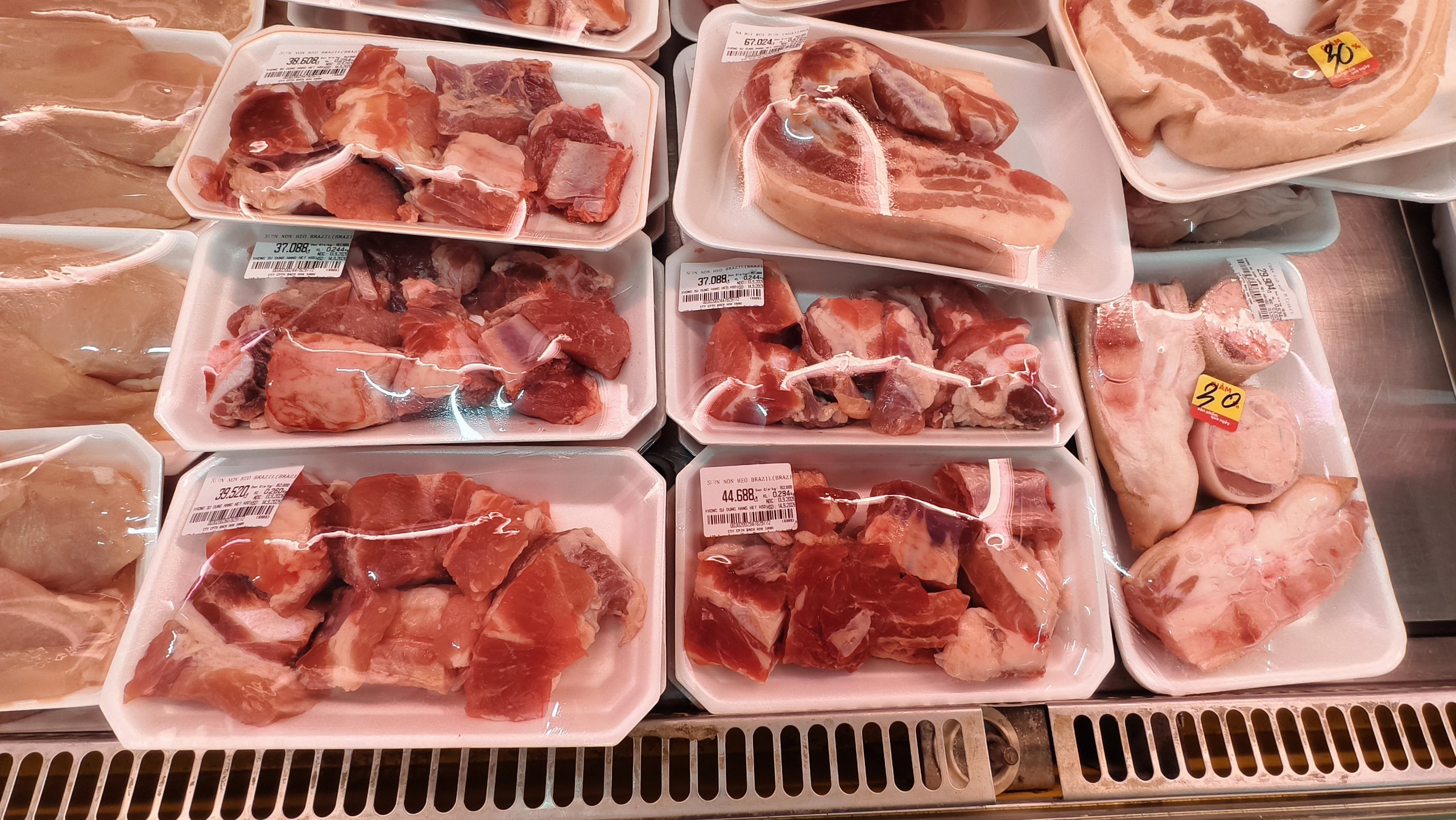 部分进口肉托盘价格低至2.6万越南盾