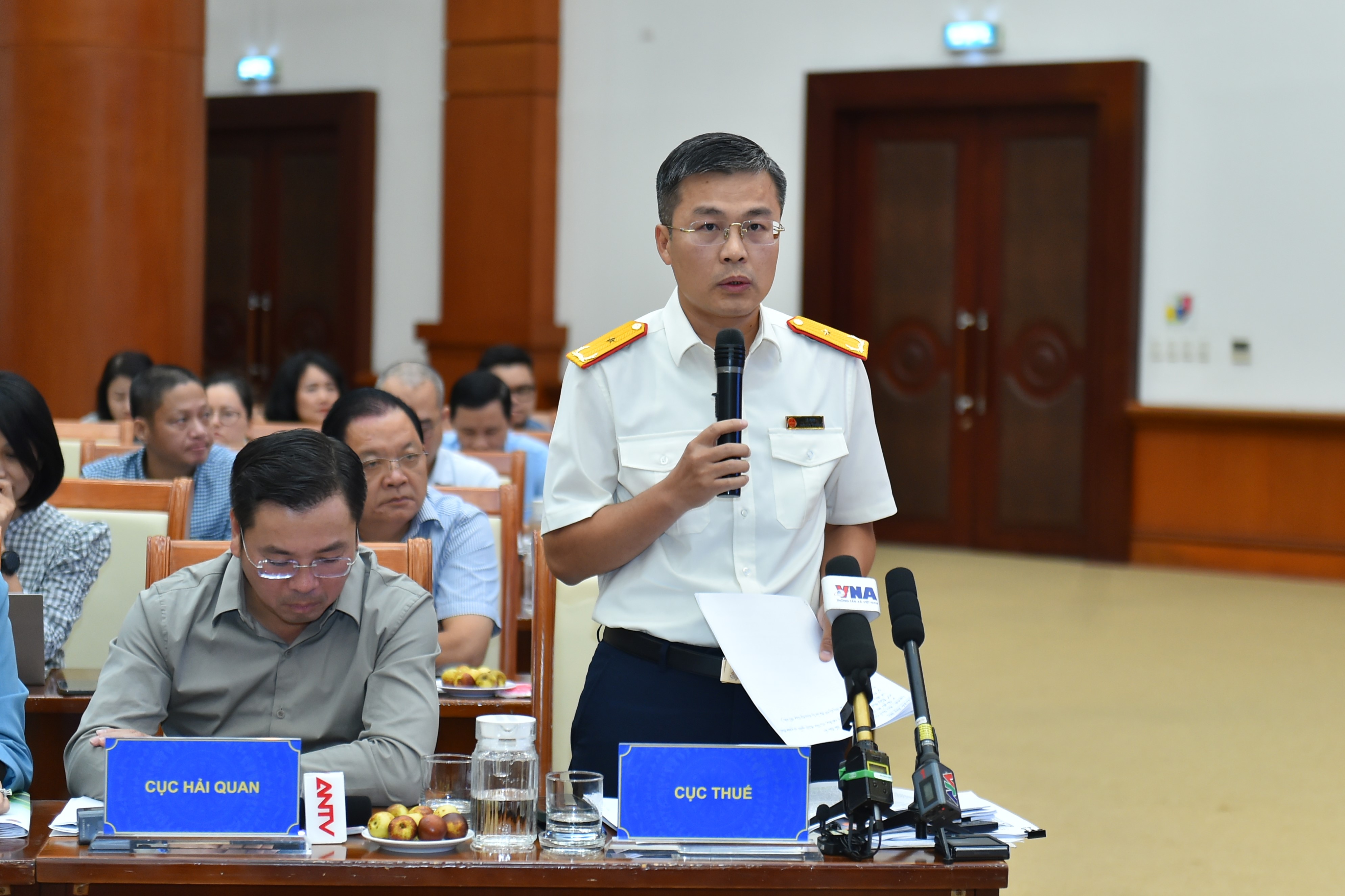 越南税务局副局长黎龙